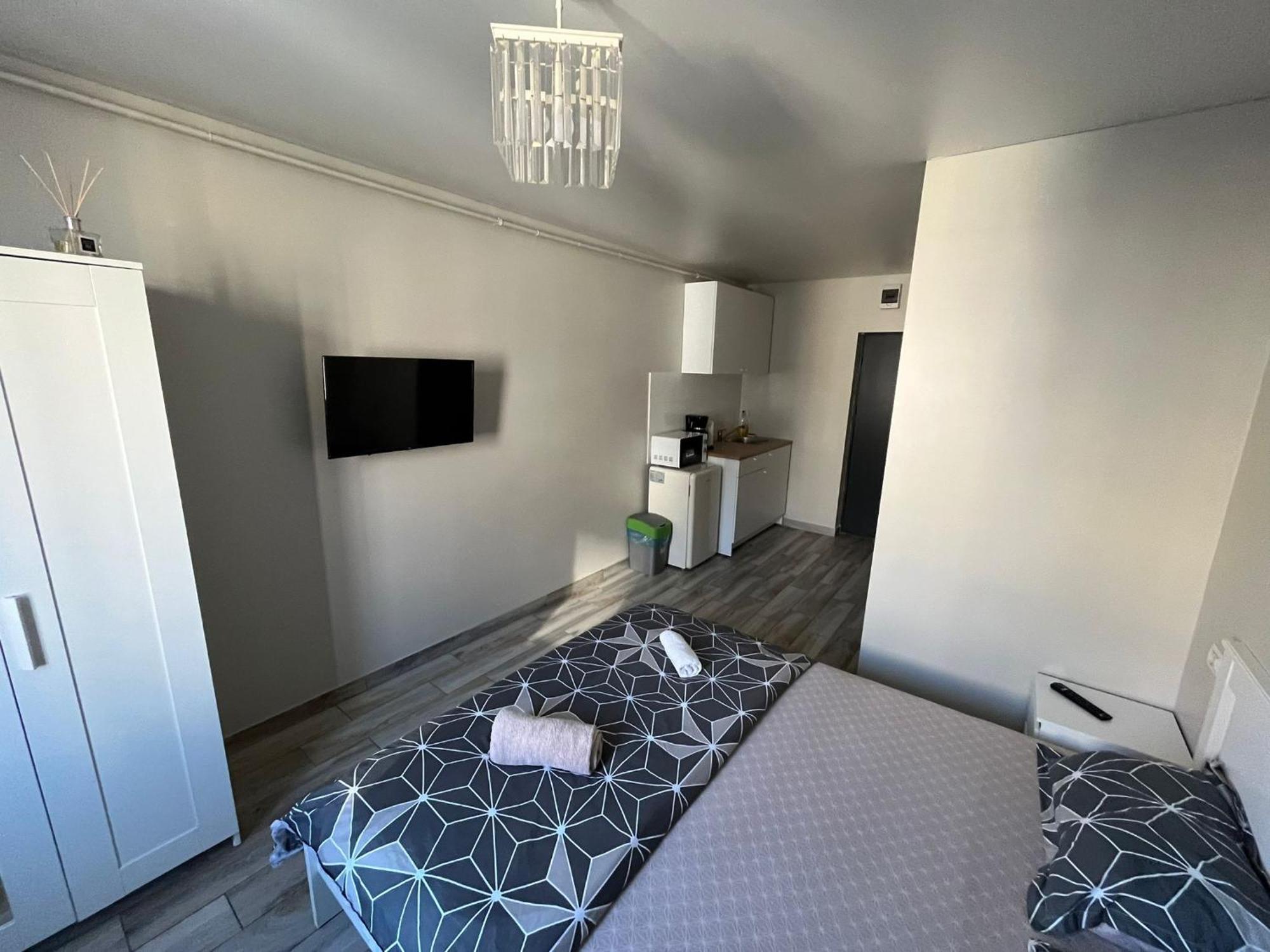 Ceronav Portului Studio Galati  Bagian luar foto